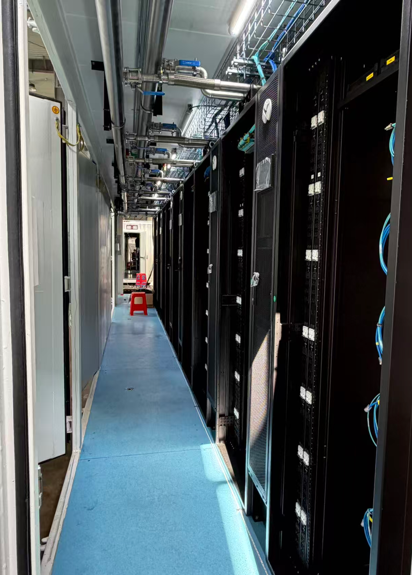 BluePod A1 — Interior server racks